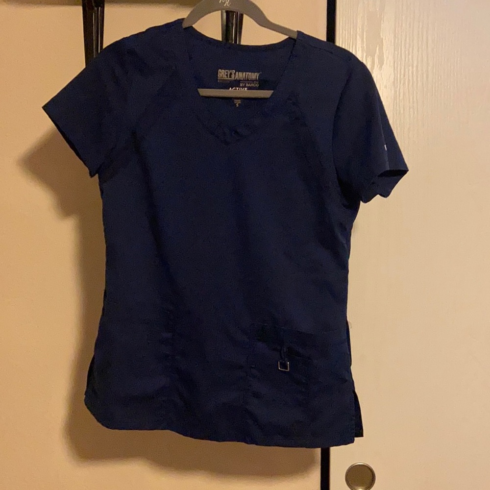 Small scrub top